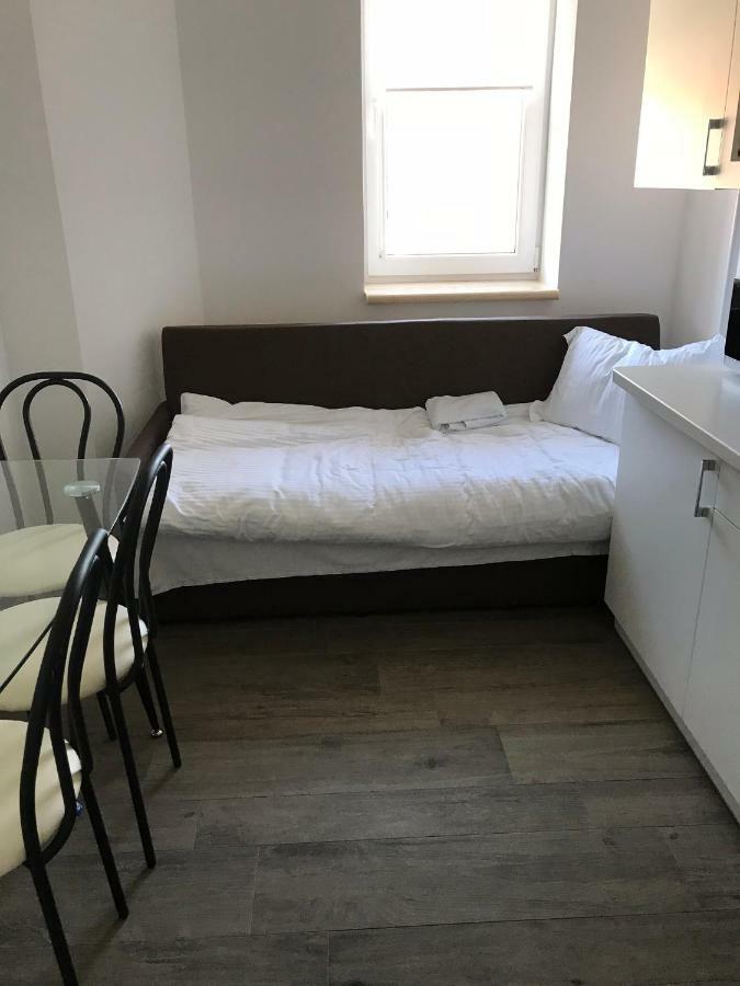 Neopolis Hotel Polyana  Buitenkant foto