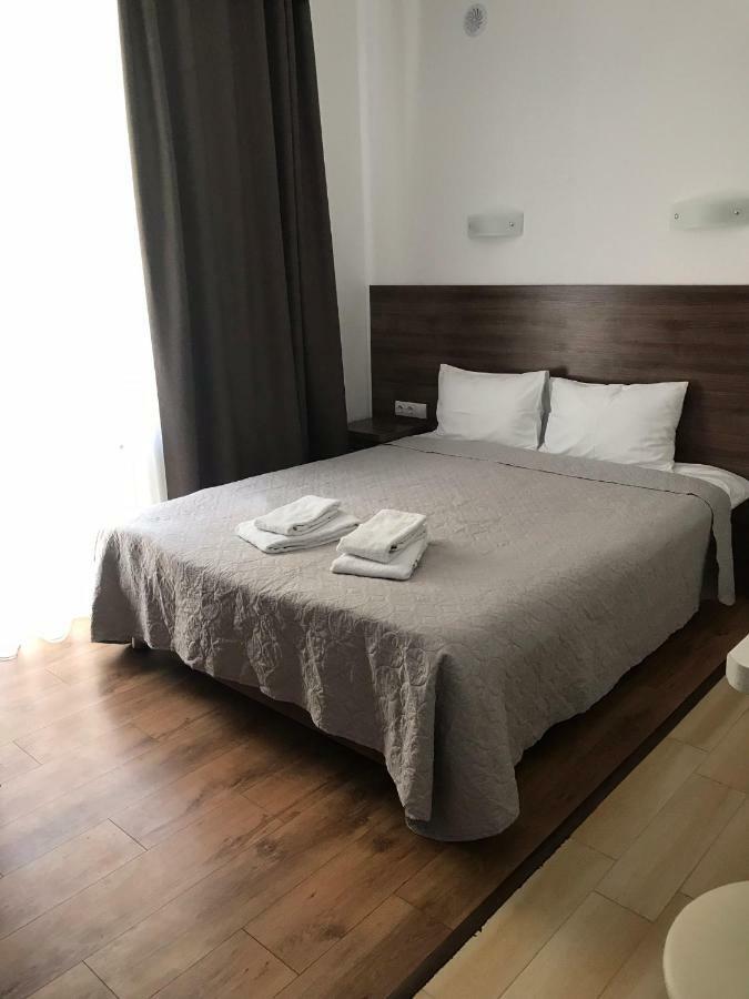 Neopolis Hotel Polyana  Buitenkant foto