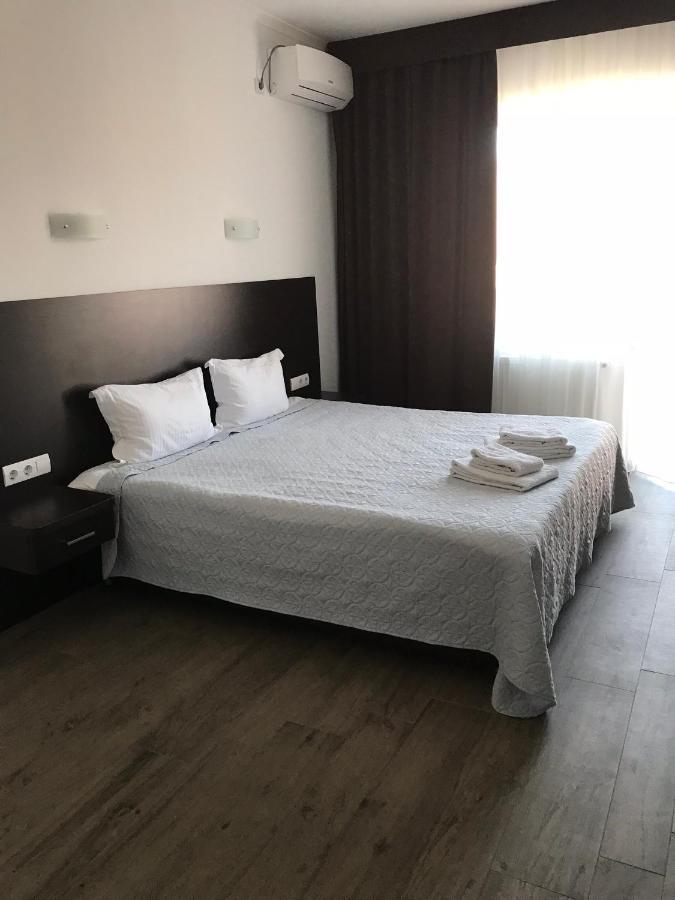 Neopolis Hotel Polyana  Buitenkant foto