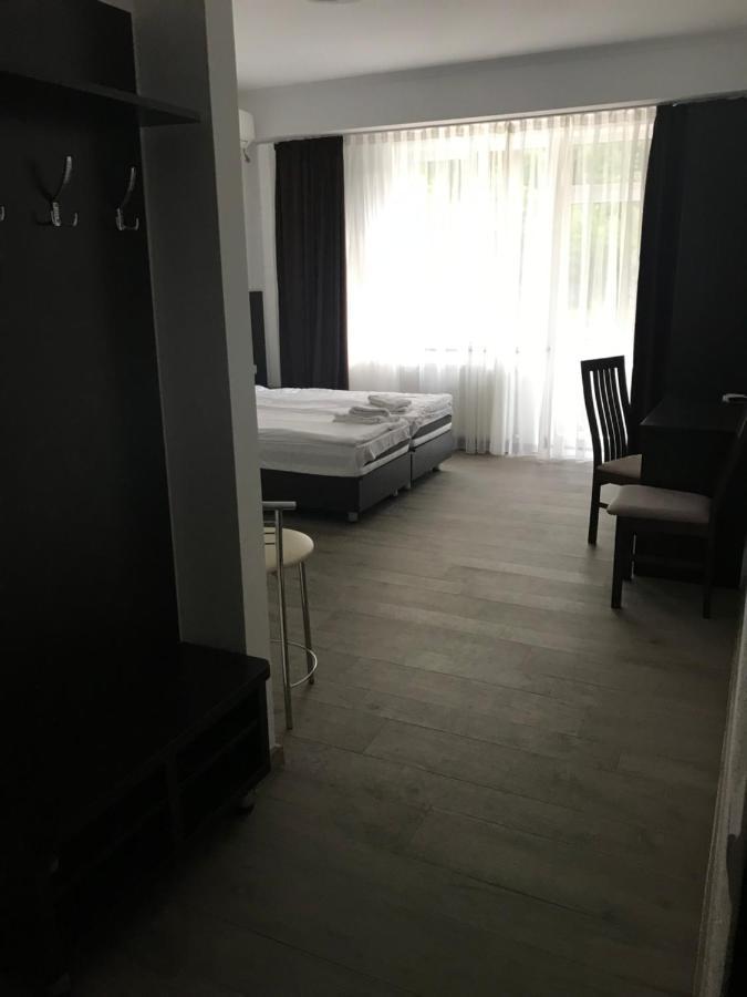 Neopolis Hotel Polyana  Buitenkant foto