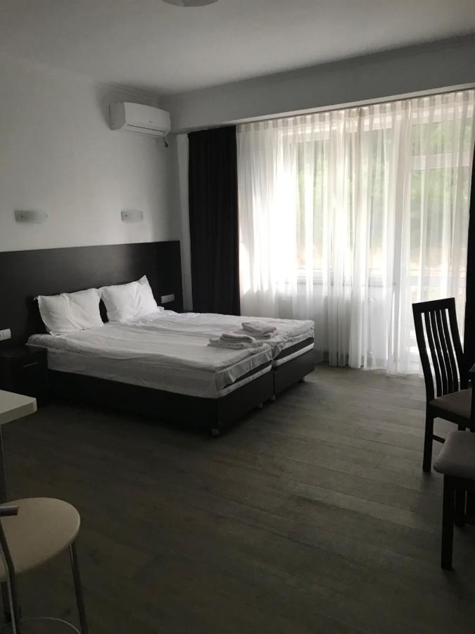 Neopolis Hotel Polyana  Buitenkant foto